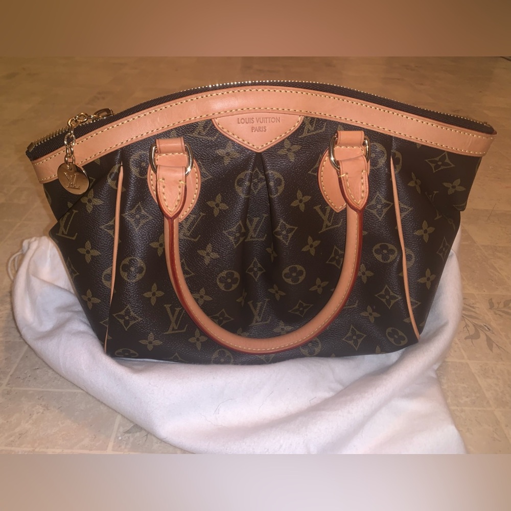 Beautiful Handbag - Picture 1 of 12